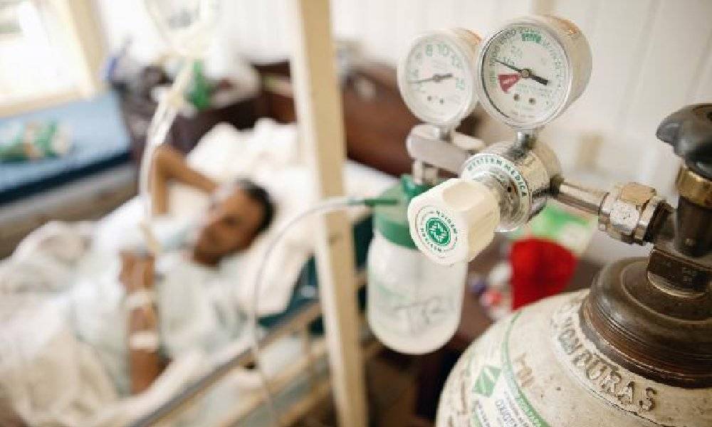 وفاة 33 مريضًا بكورونا بعد نفاذ الأوكسجين في أندونيسيا