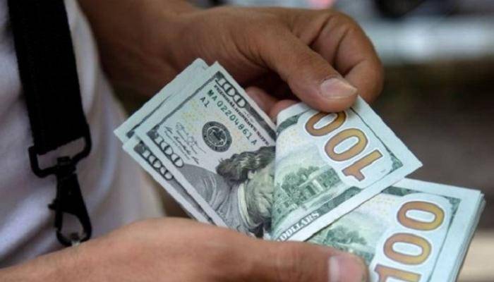 كيف افتتح دولار السوق السوداء؟