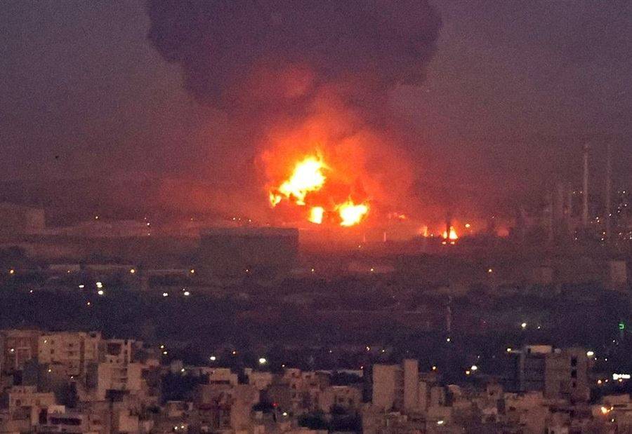 إنفجار بمحطة أنابيب نفط في إيران... وسقوط قتلى وجرحى