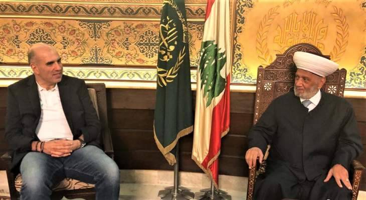 دريان عرض مع لويس لحود اوضاع القطاع الزراعي