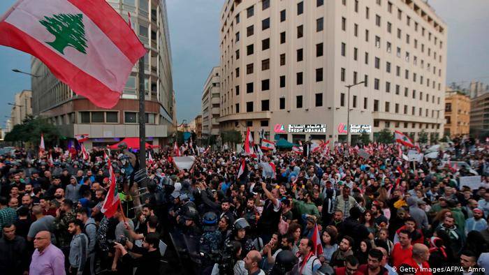 مجموعات من الحراك المدني دعت الى وقفات إحتجاجية في كل المناطق