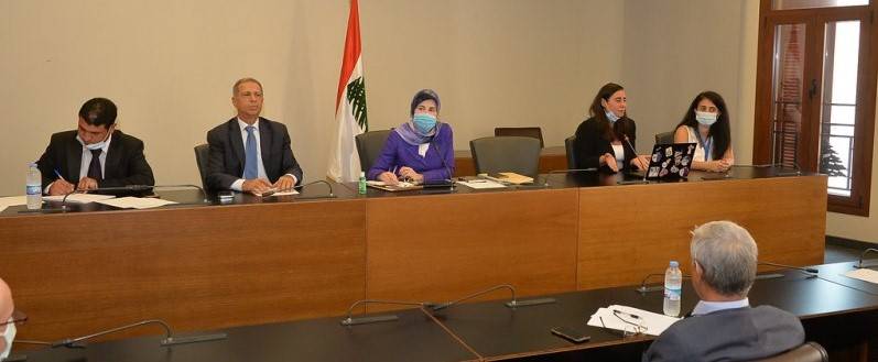 لجنة المرأة بحثت موضوع المنتجيات الصحية