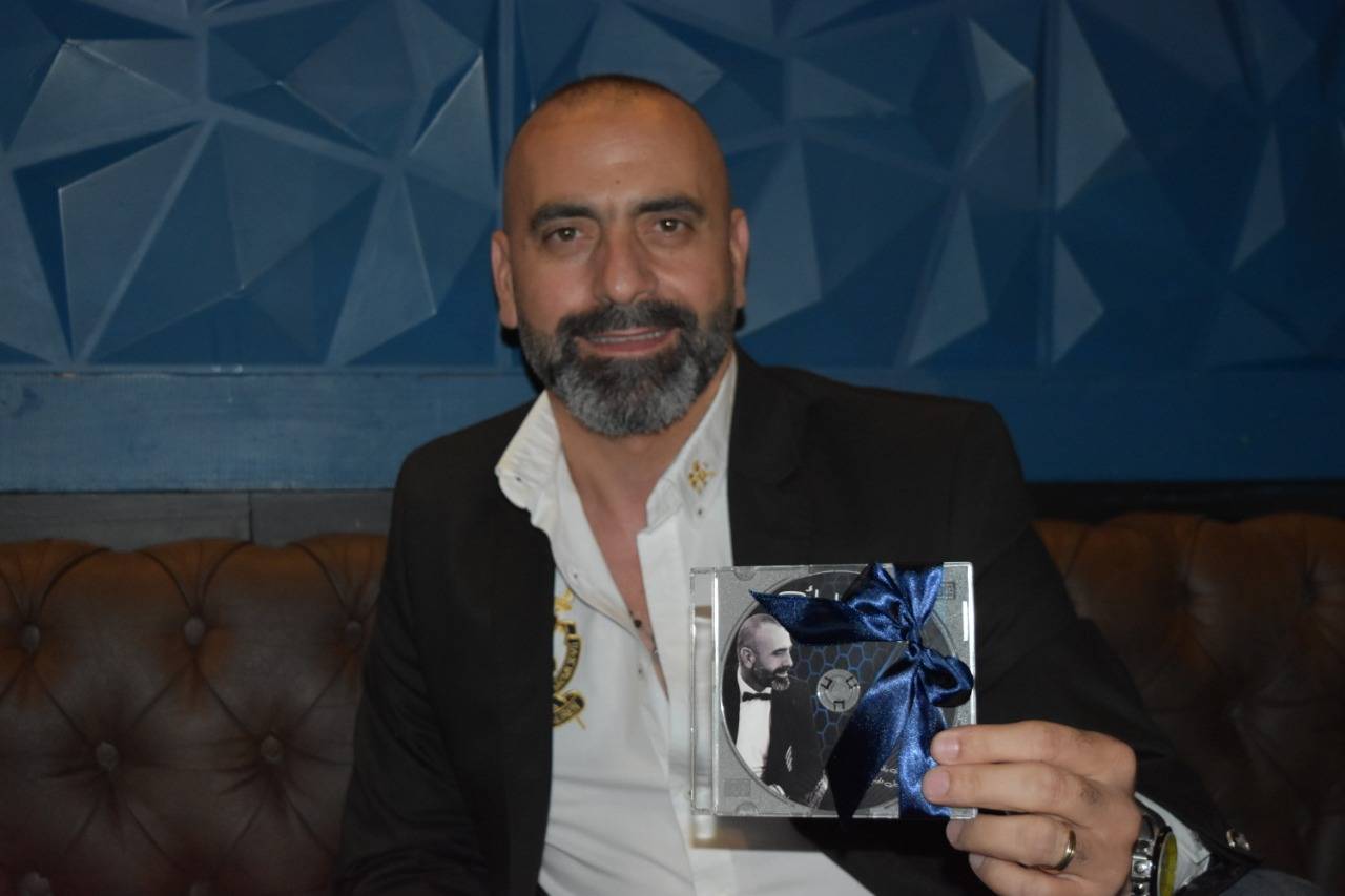 مجد شكوّر يطلق اغنيته "يقبرني قلبك"