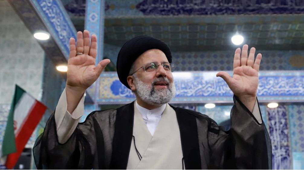 رئيسي: تعزيز العلاقات مع دول الجوار من أولويات حكومة إيران الجديدة