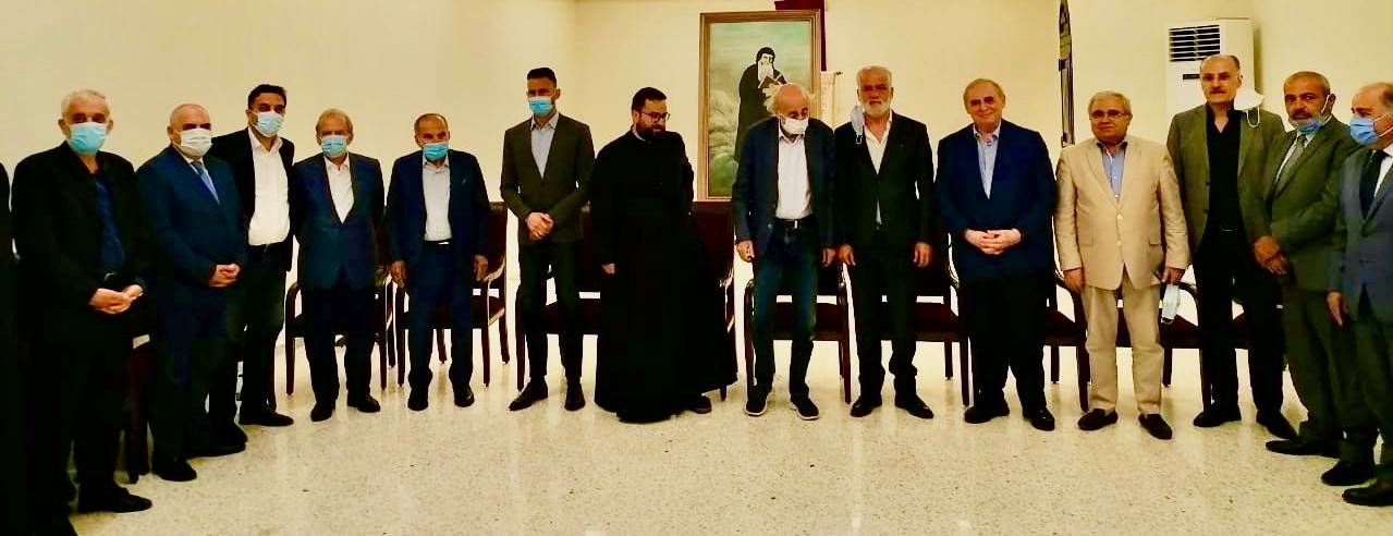 جنبلاط جال في الشوف: المطلوب اليوم التكاتف والتضامن