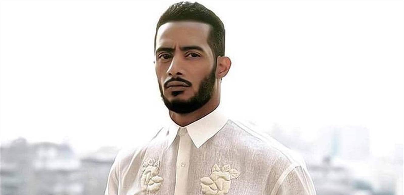 محمد رمضان يتلقى هدية مجوهرات ثمينة.. وهذا ما قاله في فيديو