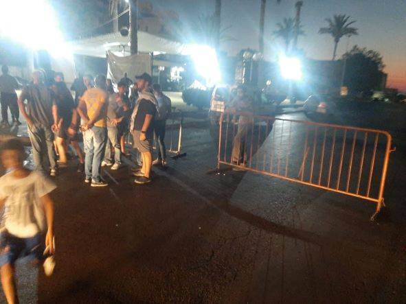 محتجون قطعوا الطريق عند ساحة الشهداء في صيدا