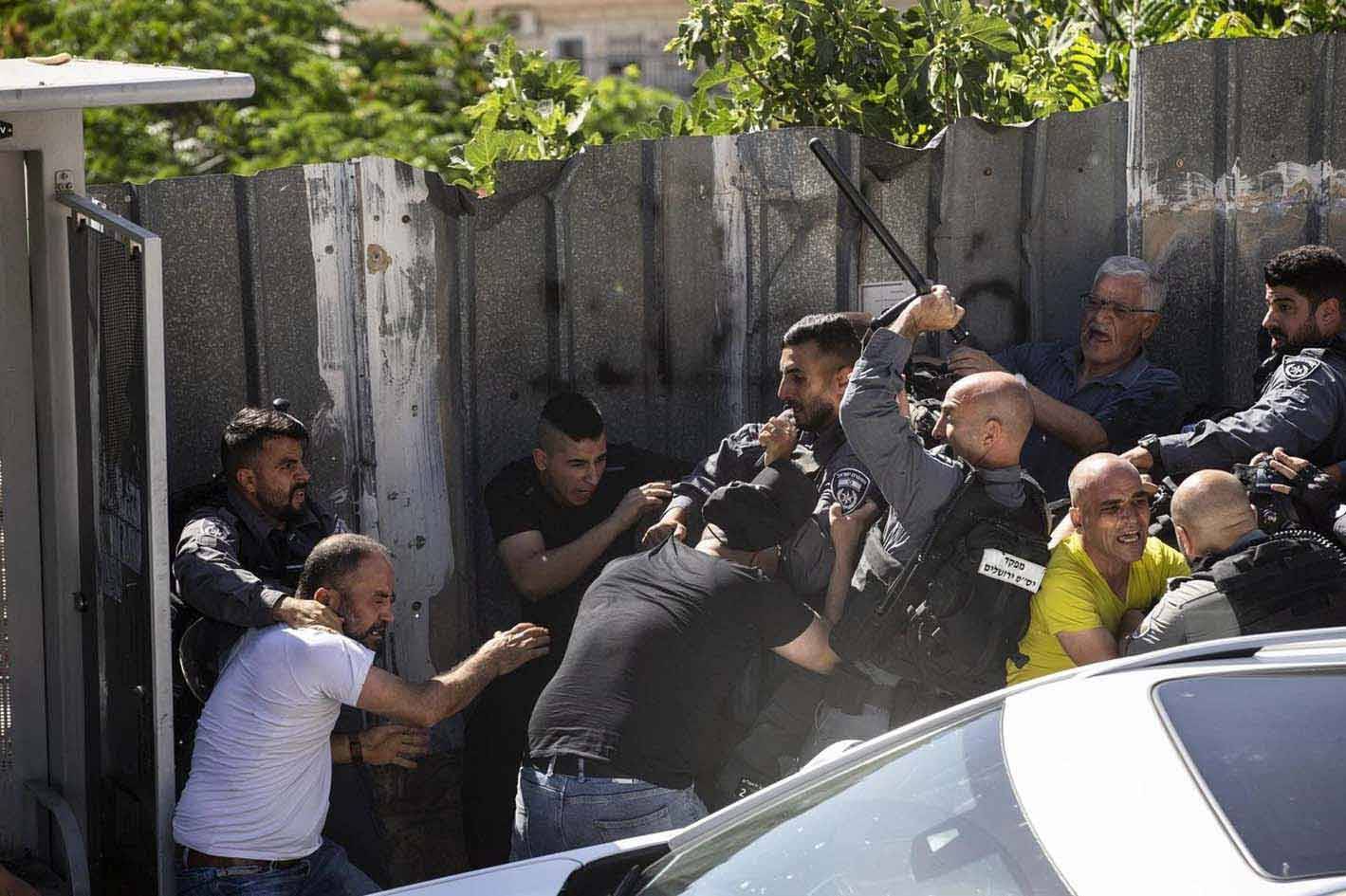 مواجهات خلال اقتحام بلدة سلوان حماس تدعو اهالي الضفة للانتفاض
