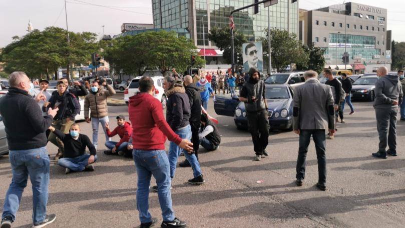 قطع الطريق من القناية باتجاه تقاطع ايليا صيدا