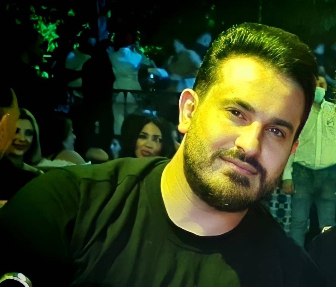 الإنترنت تقرأ أفكارك؟! ما حقيقة شريحة المُراقبة تحت الجلد؟!