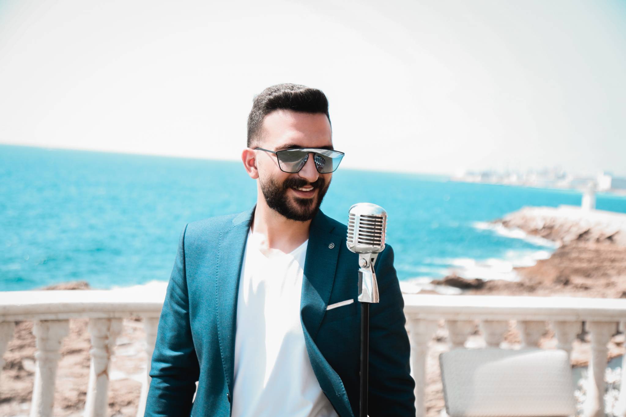 شادي بعقليني يسحر المتابعين بـ 