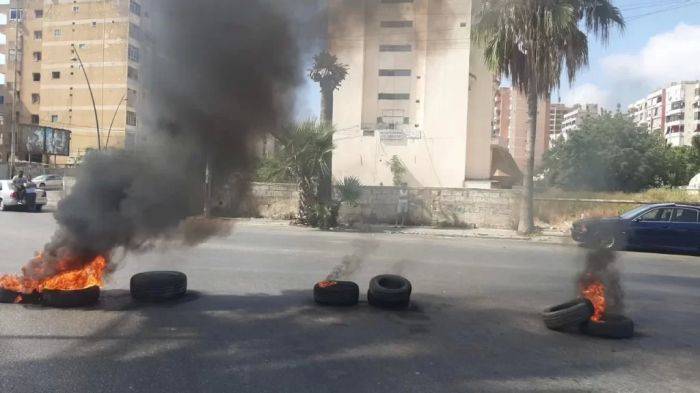 قطع الطريق في صيدا احتجاجا على انقطاع الكهرباء