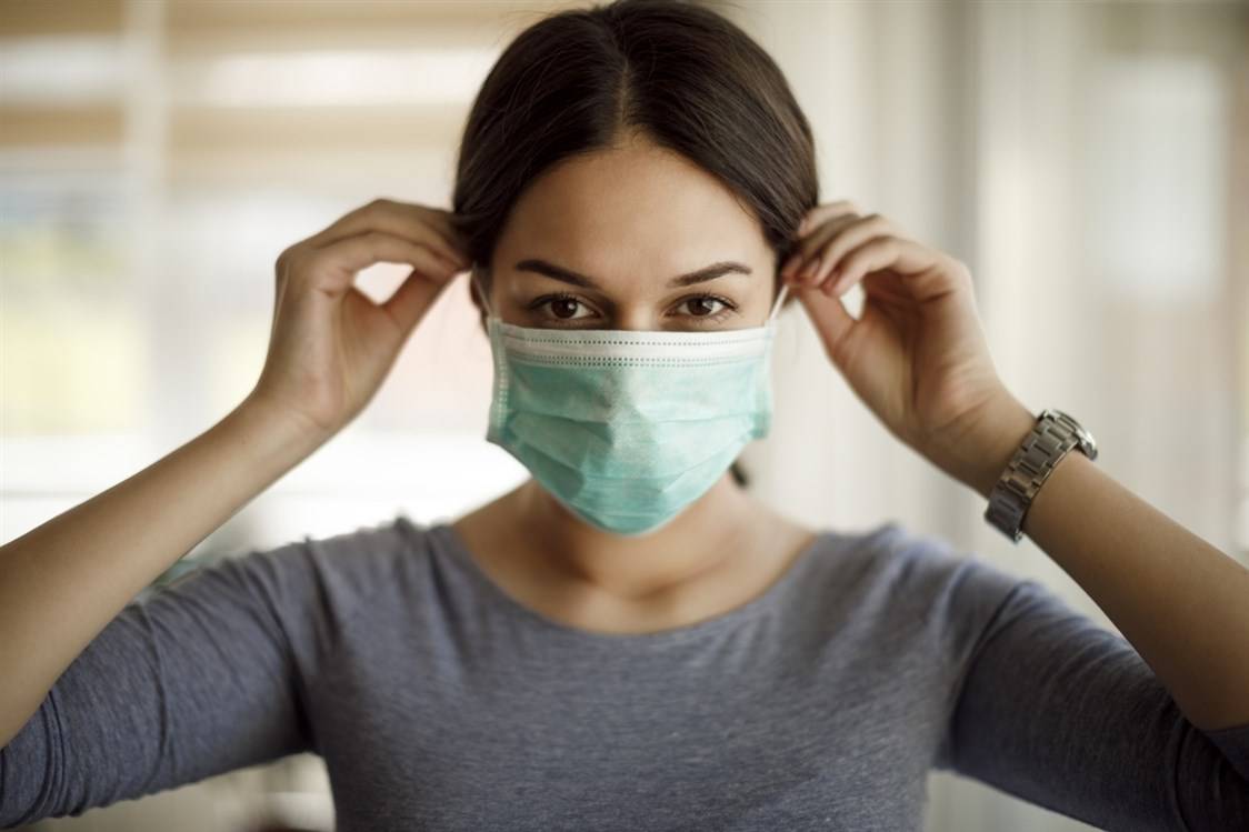 هكذا تواجهين البثور الناجمة عن الكمامة