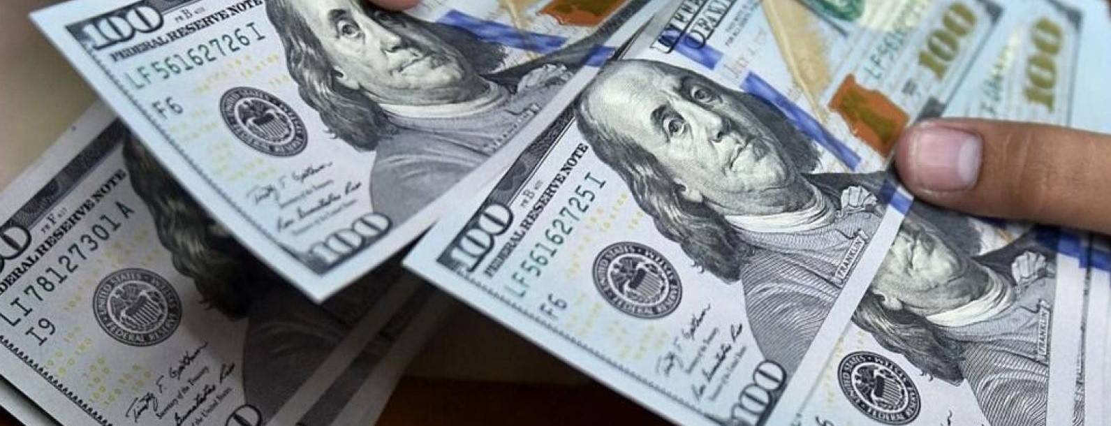 الدولار يرتفع الى 21 ألف مع اعتذار الحريري