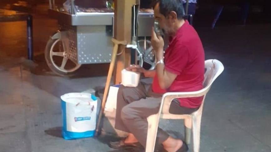 في طرابلس .. توجه فجراً إلى الشارع كي يشغّل آلة الأوكسجين(صورة)