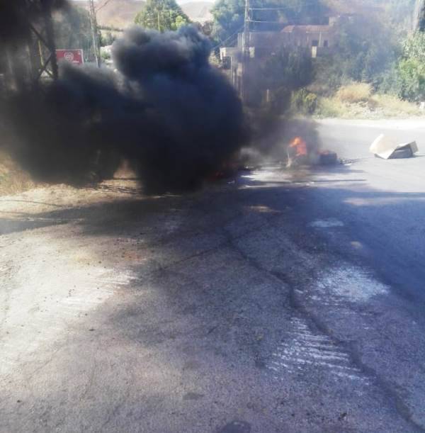 محتجون قطعوا السير لبعض الوقت على جسر العاصي