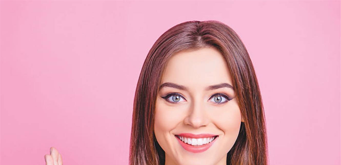 مستحضرات التجميل المقاومة للماء.. الأنسب خلال الصيف