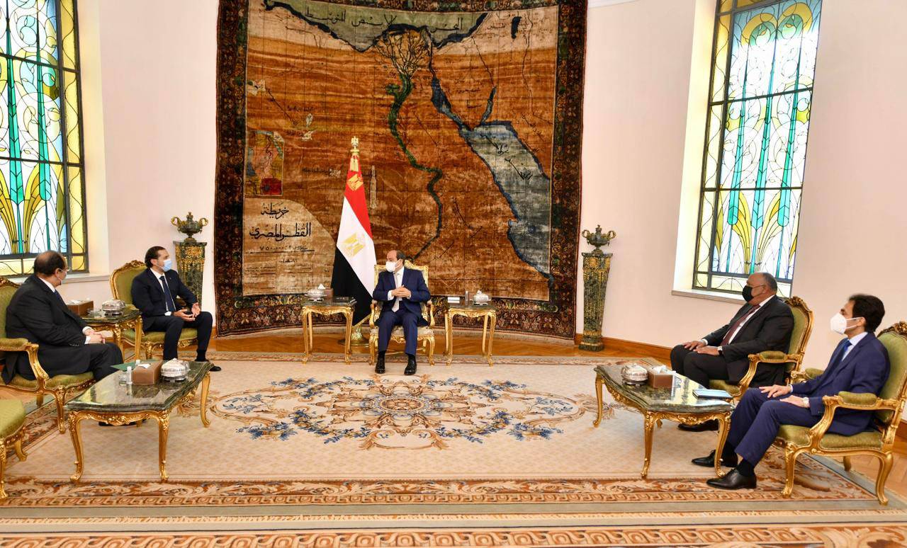 الحريري قدّم تشكيلة الـ 24 وفق مبادرتي فرنسا وبرّي بعد جرعة الدعم المصري له