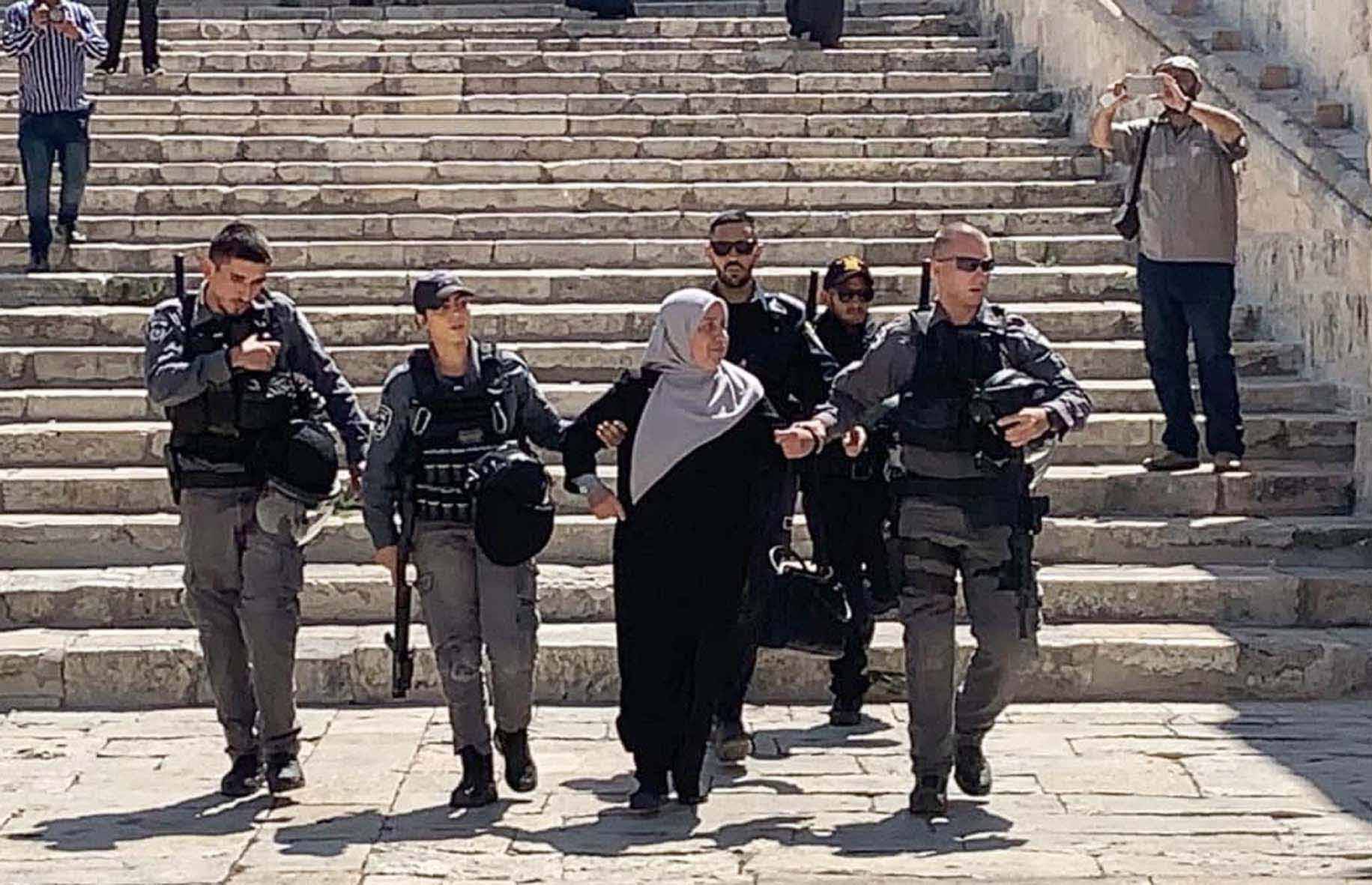بينيت أصدر تعليماته للمستوطنين «بمواصلة اقتحام الأقصى بشكل منظم»