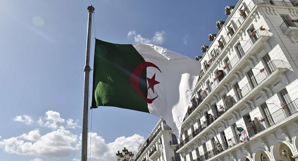 أحزاب جزائرية وشخصيات وطنية تطالب بالردّ الحازم على وثيقة المغرب
