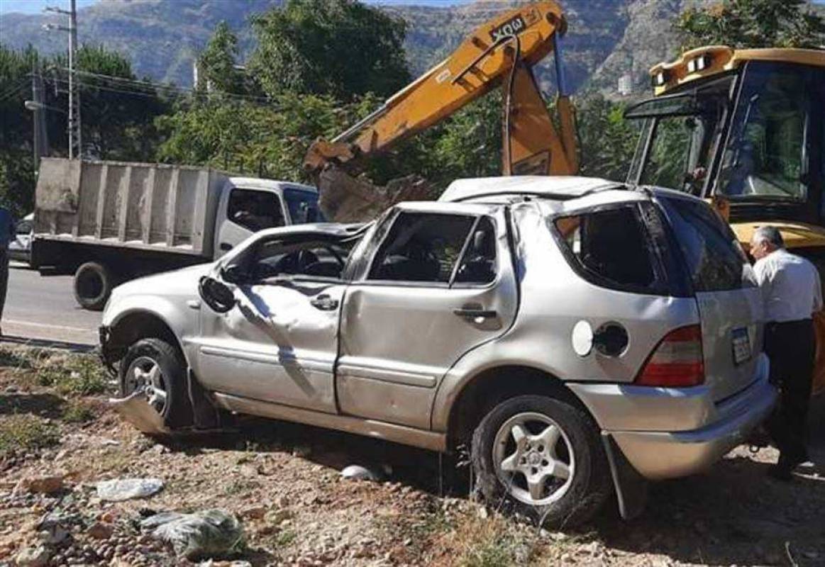 جريحان بانقلاب سيارة في الضنية