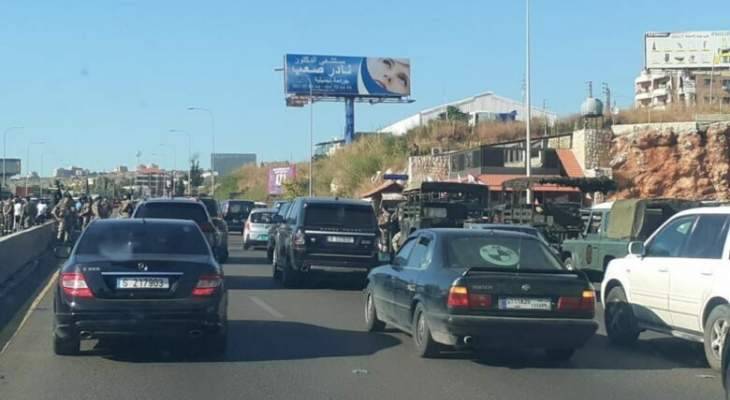 بسبب محطات المحروقات... حركة سير كثيفة على اوتوستراد صيدا