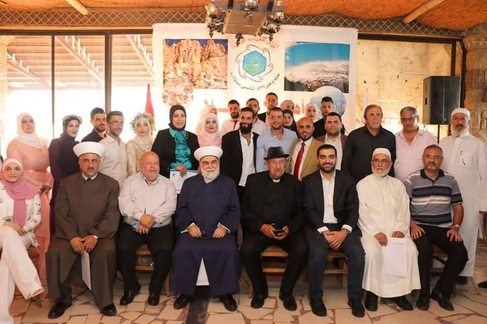 إمام يرعى عقد قران جماعي في الضنية