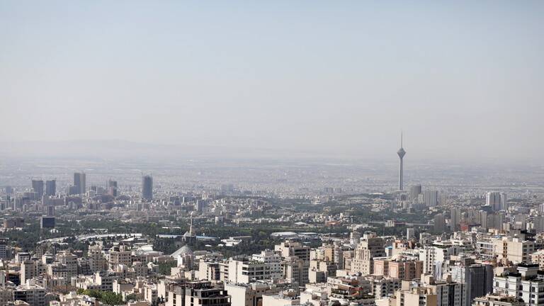 طهران تعلق الدوام الرسمي في الدوائر الحكومية لمدة 6 أيام بسبب كورونا