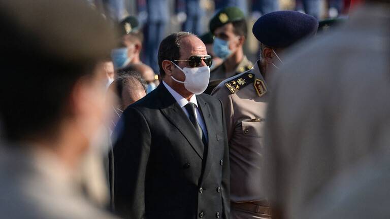 السيسي يؤدي صلاة عيد الأضحى بمدينة العلمين الجديدة
