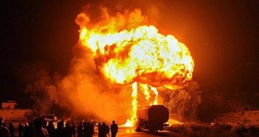 13 قتيلا بانفجار صهريج للنفط في كينيا