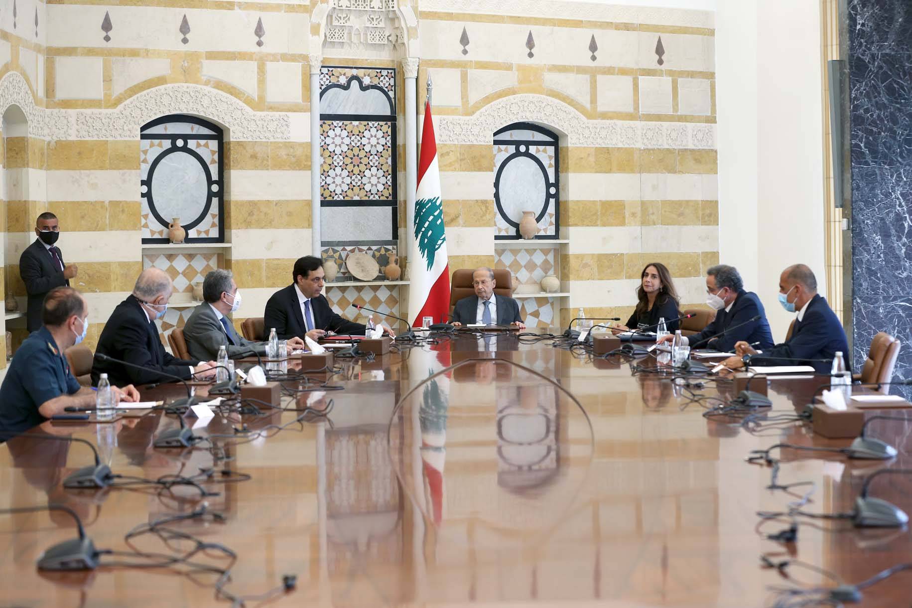 ترجيح تأجيل الاستشارات التي دعا اليها عون وطريق ميقاتي غير معبّدة الى السراي
حزب الله يطفىء محركاته السياسية وعينه على الأمن
«الأضحى» على العتمة ومن دون بنزين و٧٠٪من الادوية مفقودة !