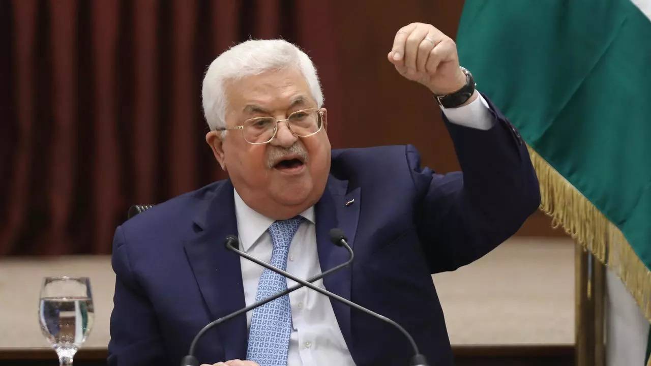 عباس يمنح الضوء الأخضر لتشكيل حكومة جديدة