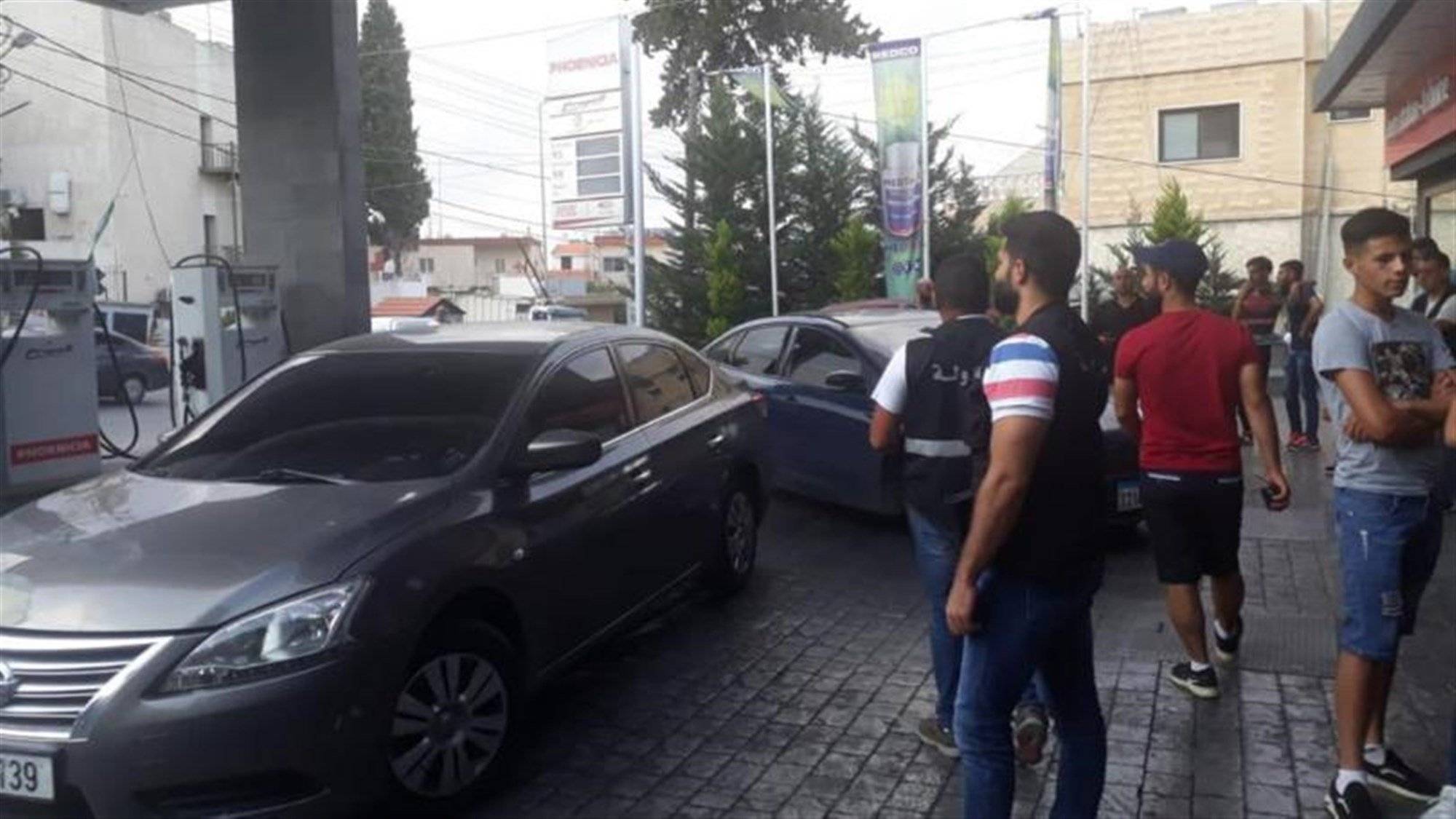 مداهمة محطة محروقات في تبنين وإقفالها بالشمع الاحمر