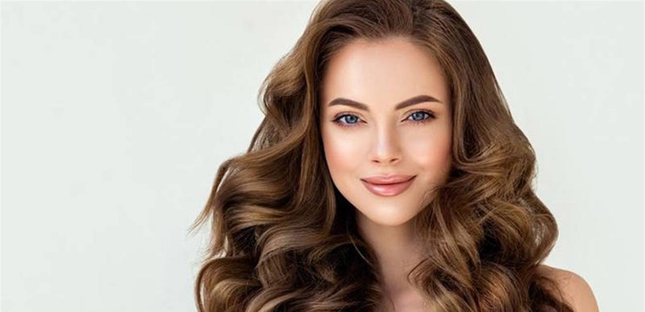 نصائح جمالية من الخبراء لتبدين أصغر سناً