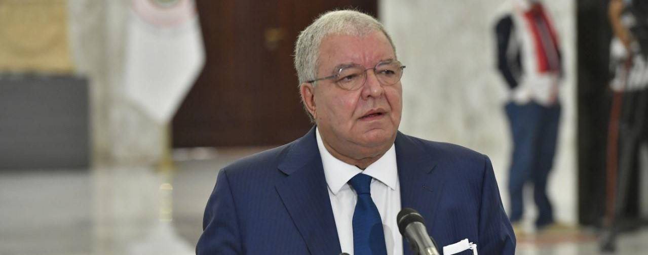 المشنوق لن يشارك في الاستشارات... ما هو السبب؟