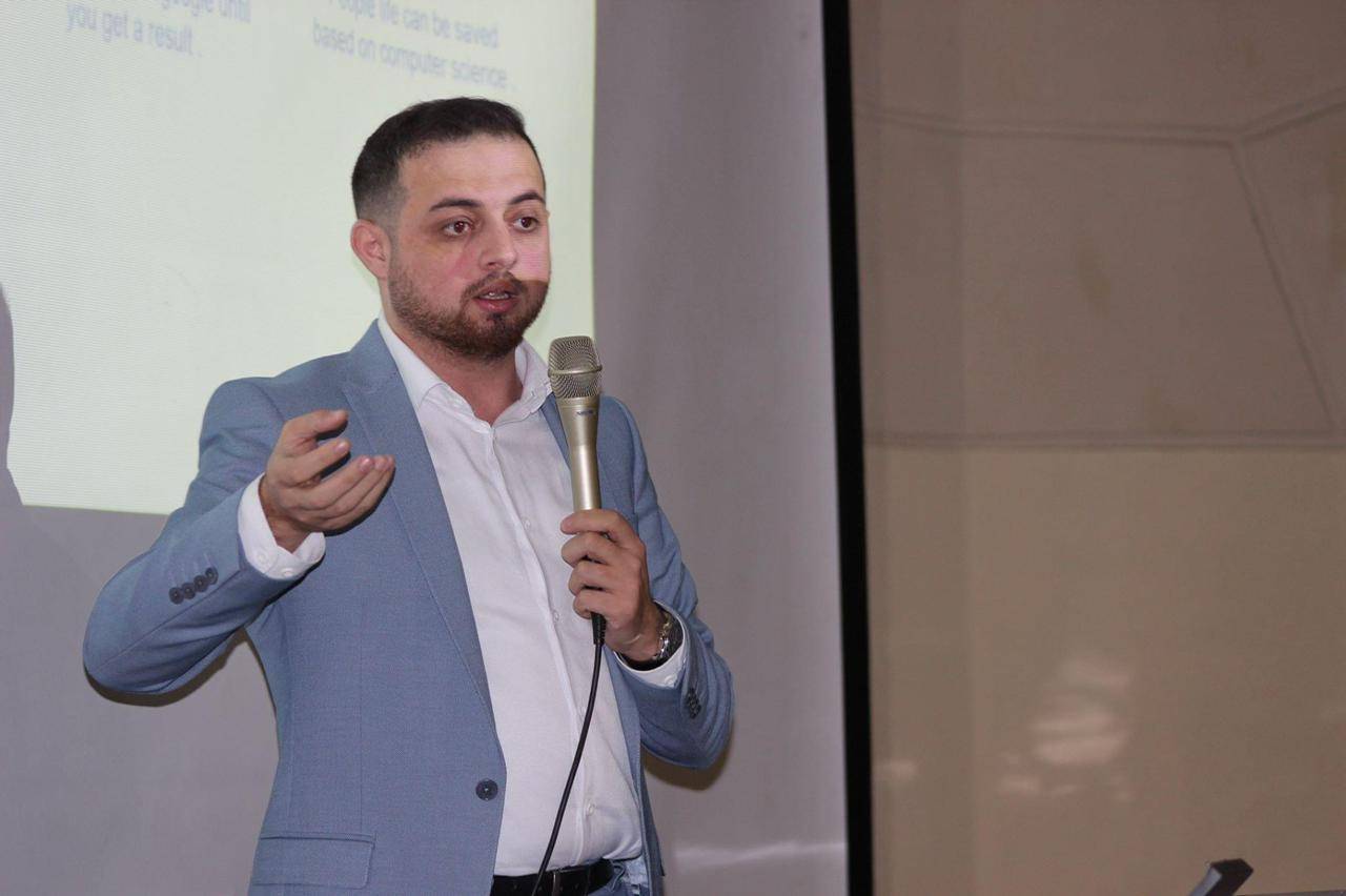 القرا يحذّر: معظم شركات هندسة المعلومات جمدت التوظيف في لبنان