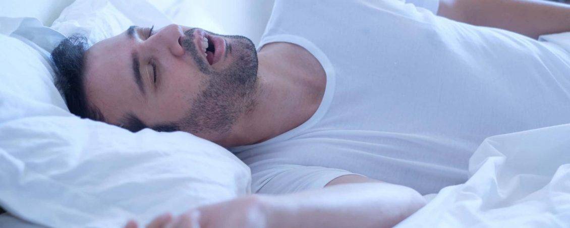 انقطاع النفس عند النوم يتلف الأوعية