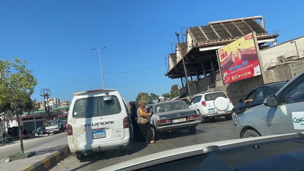 محتجون قطعوا طريق البداوي والجيش يعمل على فتحها