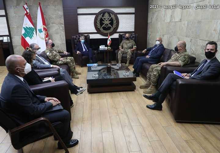 الأوضاع على الحدود الجنوبية بين قائد الجيش ولاكروا وديل كول