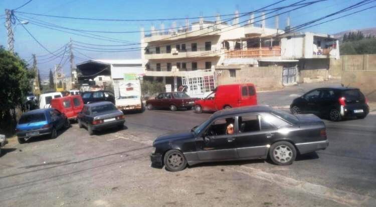 محتجون قطعوا طريق الضنية ـ طرابلس