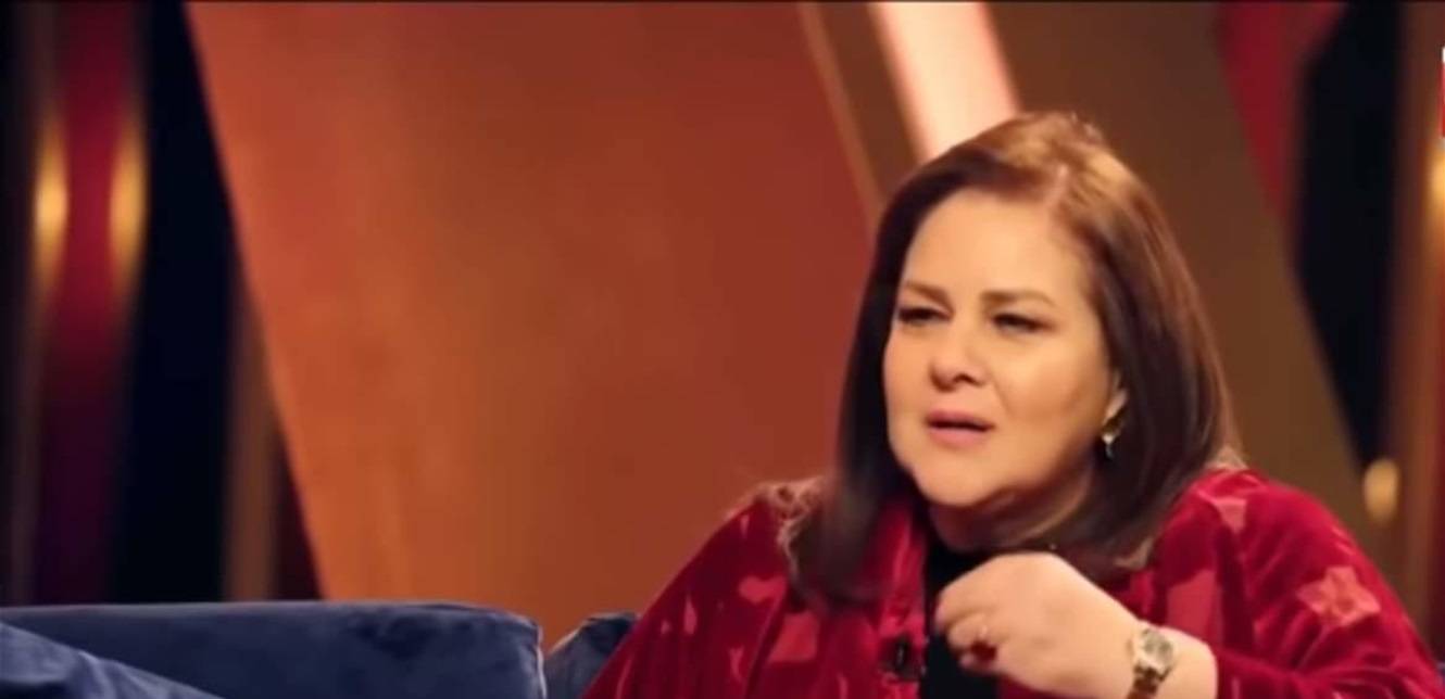 "بعد شائعة وفاتها"...دلال عبد العزيز شفيت نهائياً من كورونا ولكن!