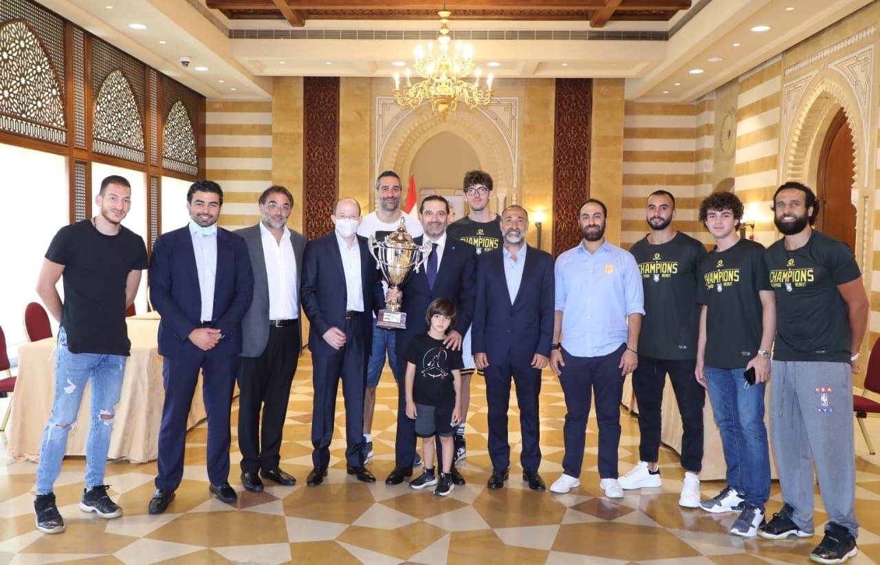 وفد من النادي الرياضي بيروت في بيت الوسط