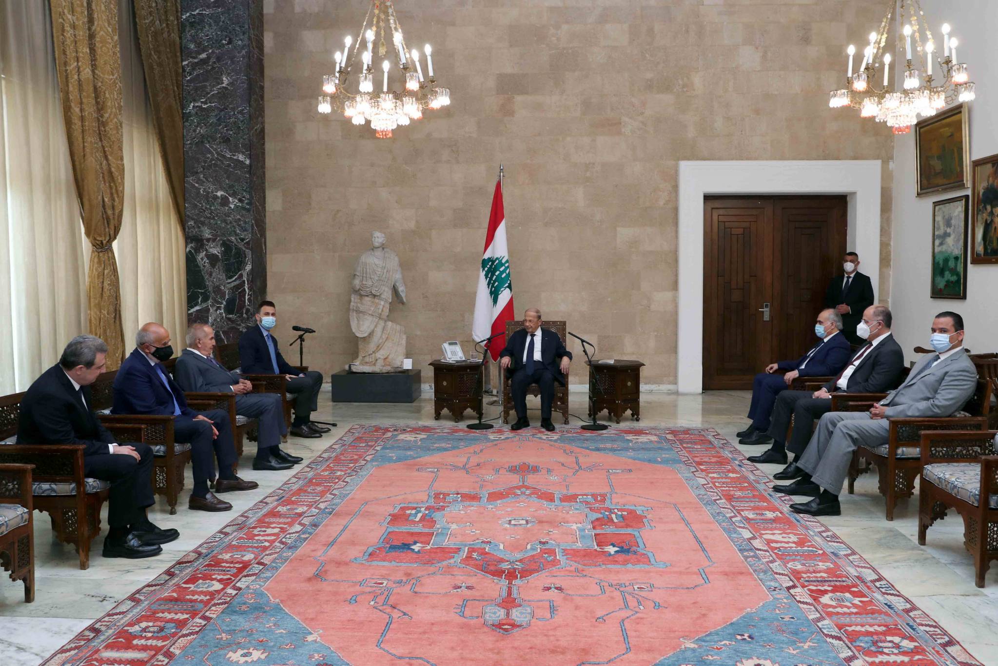 التكليف لا يُلغي العقد والعبور الصعب الى التأليف
الأجواء الايجابية «مُزيفة»... وميقاتي على خطى الحريري مُحاصر بالشروط
