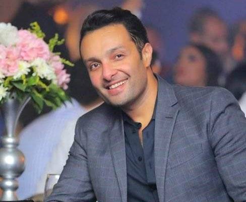 وائل عبد العزيز يهدد بـ"بلوك"