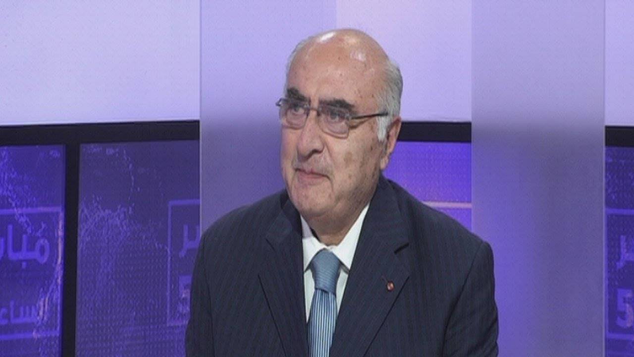 عوض: عقدتا الداخلية والعدل في عهدة “مدوّر الزوايا”