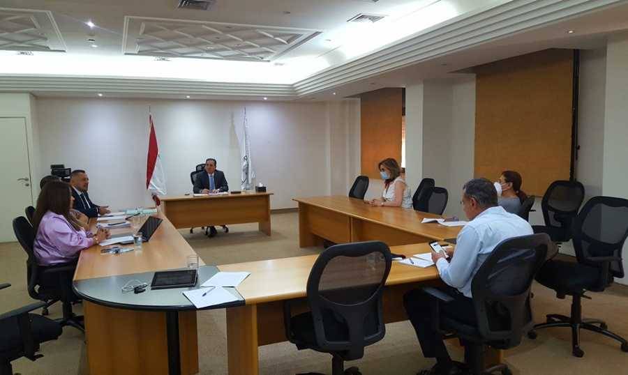 حواط يتابع الشكاوى من ضريبة الشريحة الهاتفية للمسافرين