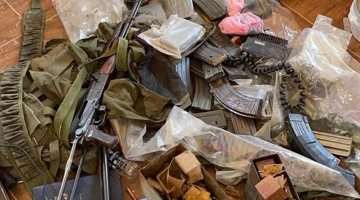 بالصور: دهم معامل لتصنيع المخدرات في حورتعلا ومقتل مطلوب