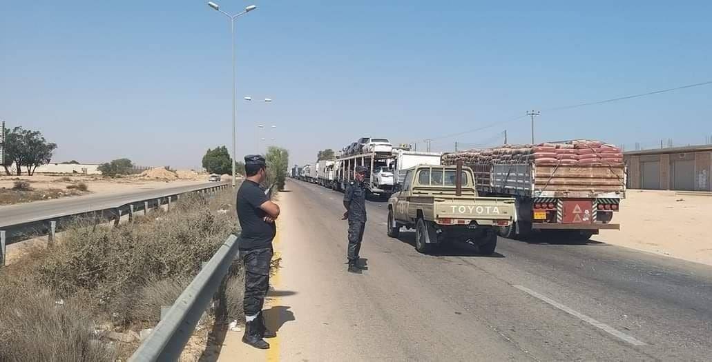 لجنة 5 +5 العسكرية تعلن فتح الطريق بين شرق ليبيا وغربها بعد توقف لأكثر من عامين