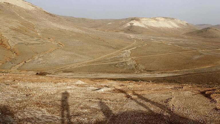 سلطات الإحتلال تبدأ بناء ملاجئ محصنة على حدود سوريا ولبنان