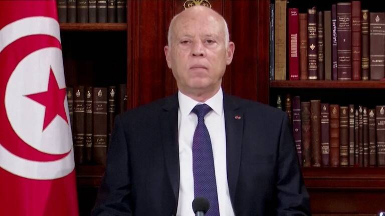 الرئيس التونسي يعفي مساعد وزير الخارجية